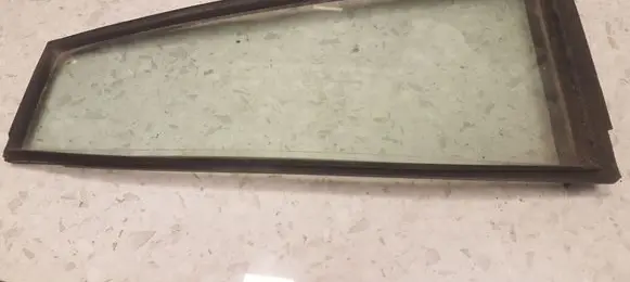 Mitsubishi Pajero Sport I Rear vent window glass 43R00034