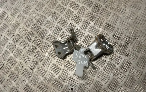 Nissan Navara D22 Rear door hinge set 