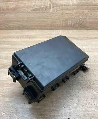 Ford Focus Fuse module 98AG14A067CC 518261102