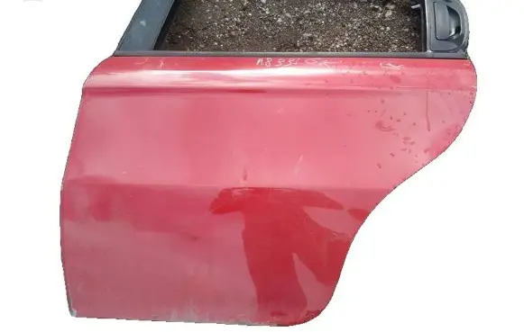 Alfa Romeo 147 Rear door raudonos