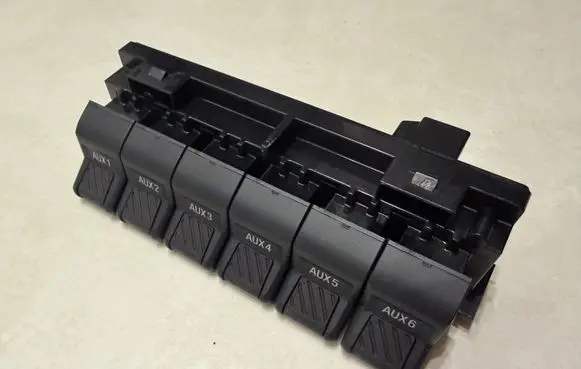 Volkswagen Amarok II Other switches/knobs/shifts M2DT13D734HC