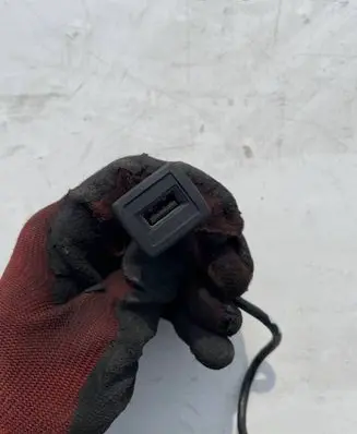 Mercedes-Benz C W204 USB socket connector A1728200515