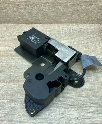 BMW 5 E39 Tailgate window lock/catch/latch 8360193 4062048