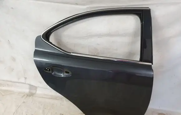 Lexus IS 220D-250-350 Rear door