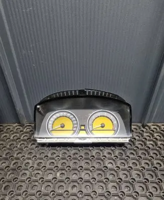 Speedometer (instrument cluster)