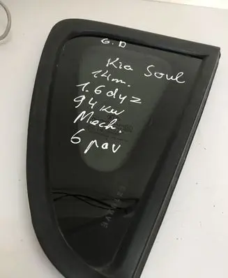 KIA Soul Rear vent window glass 43R000083