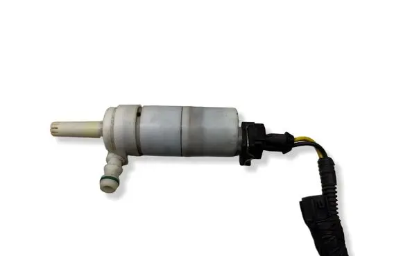 Volvo XC90 Headlight washer pump 