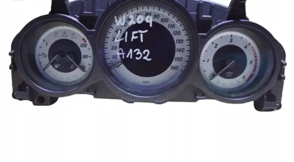Mercedes-Benz C W204 Speedometer (instrument cluster) A2049004909