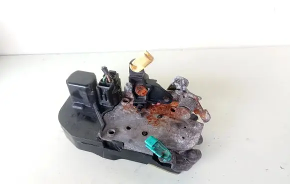 Chrysler 300 - 300C Front door lock