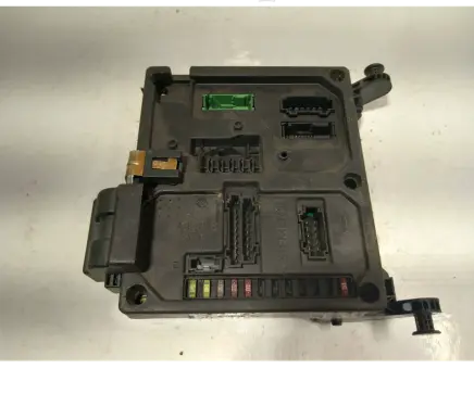 Ford Galaxy Fuse module s120042300D ETS300200 H01S0003