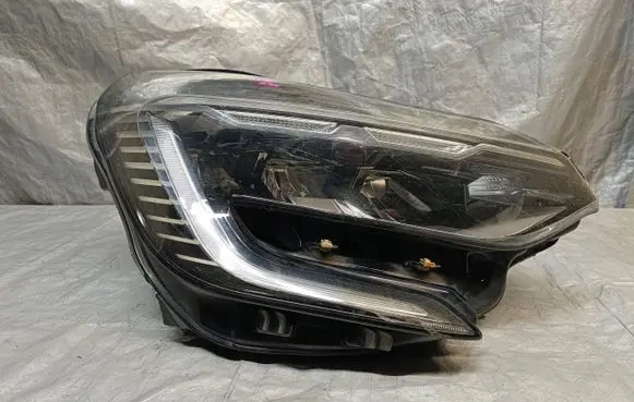 Renault Captur II Headlight/headlamp 260104525R