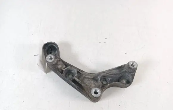 Mercedes-Benz C W204 Front differential bracket A2720140195