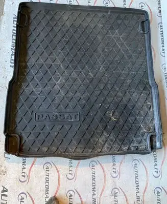 Volkswagen PASSAT B7 Trunk/boot mat liner 