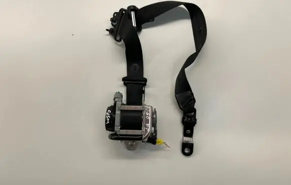 Volvo V60 Front seatbelt 616155800 BMR106
