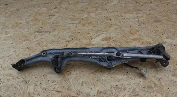 BMW 7 E38 Front wiper linkage and motor 8352888