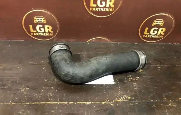 Volkswagen Golf V Intercooler hose/pipe 520253A