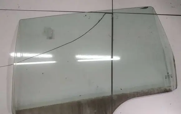 Volkswagen PASSAT B5 Rear door window glass AS2