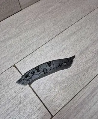 Peugeot 308 Front bumper mounting bracket 9835304680