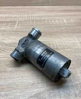BMW 5 E39 Idle control valve (regulator) 1744713 0280140545