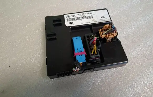 Audi A8 S8 D3 4E Comfort/convenience module 4E0907289E