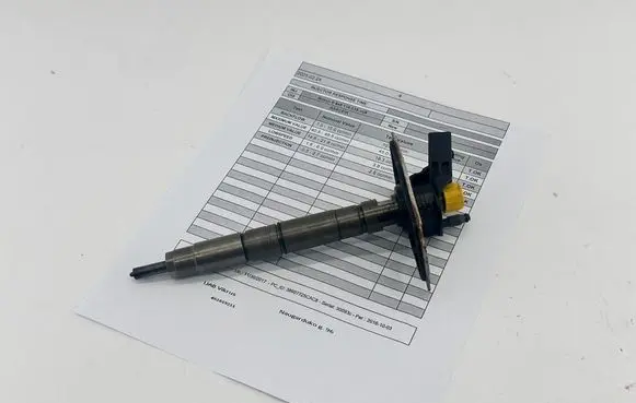 Volkswagen PASSAT CC Fuel injector 0445116030 03L130277