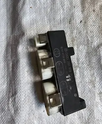 Volkswagen Sharan Coolant fan relay 701919506A 898726000