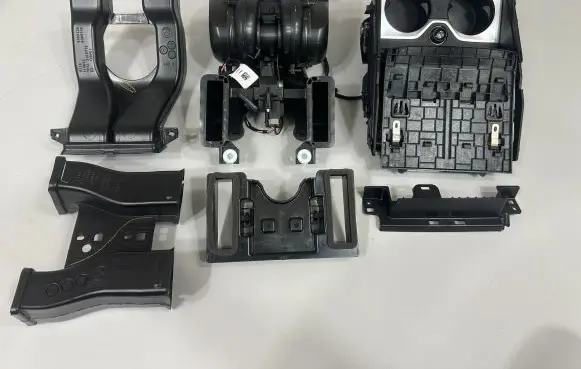 BMW X5 G05 Cup holder 5A34FE9 6827173