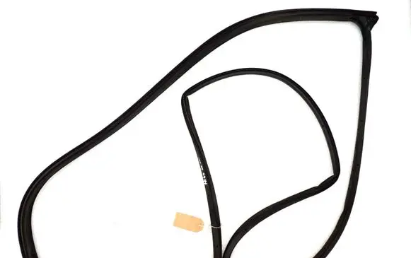 Mitsubishi Outlander Front door rubber seal 5725A241