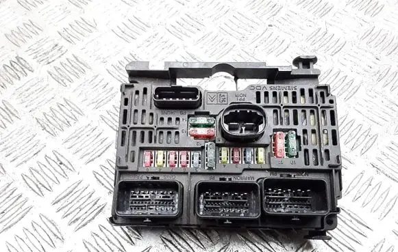 Citroen C6 Fuse module 9658539280