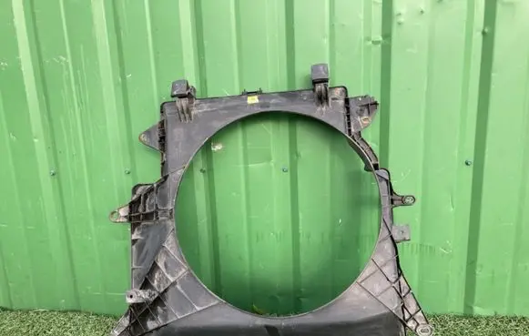 Iveco Daily 4th gen Radiator cooling fan shroud 866900600