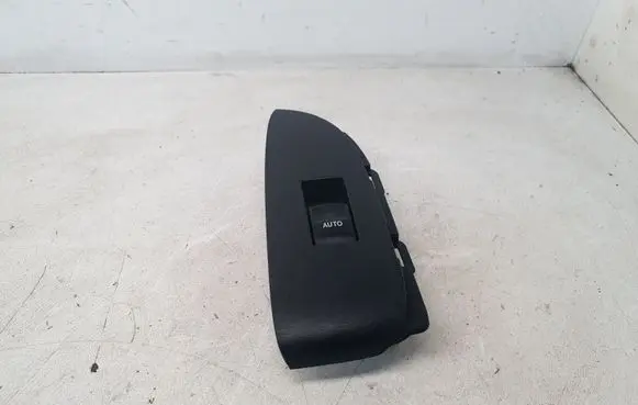 Toyota Prius (XW30) Electric window control switch 7427247060