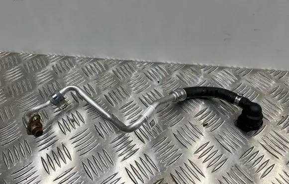 BMW 3 G20 G21 Coolant pipe/hose 8651261