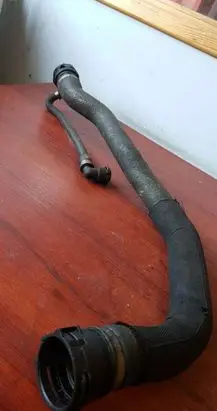 Engine coolant pipe/hose