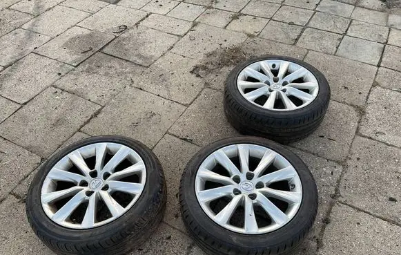 Lexus IS III XE30 R17 alloy rim 