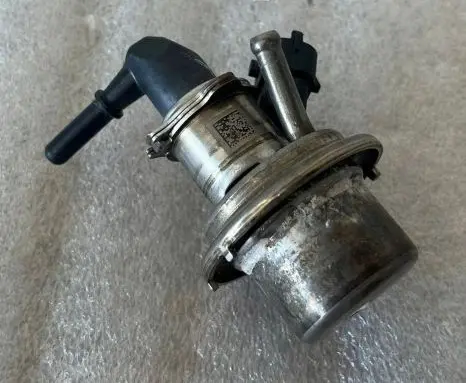 BMW 7 G11 G12 AdBlue injector 8579894
