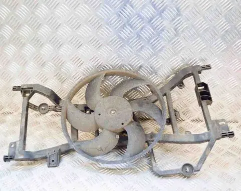 Dacia Sandero Radiator cooling fan shroud 214810048R