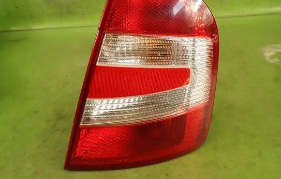 Skoda Fabia Mk1 (6Y) Rear/tail lights 08-665-1911R