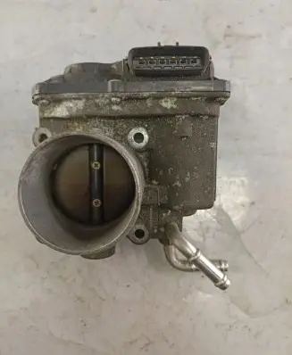 Toyota Corolla Verso E121 Throttle valve 220300D010 4C24