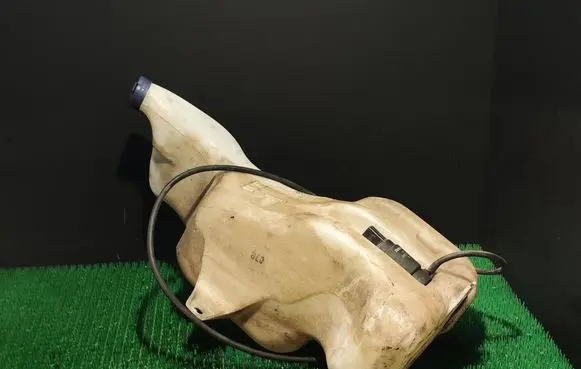 Iveco Daily 35 - 40.10 Windscreen/windshield washer pump 504015670 3801898 3801899