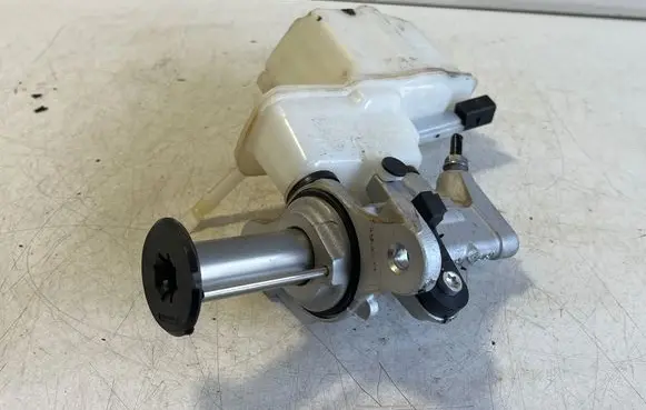 Volkswagen T-Roc Master brake cylinder 5Q2611301G