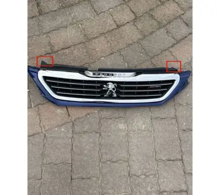 Peugeot 308 Front bumper upper radiator grill 1610745880