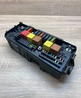 Opel Vectra C Fuse box set 13112920 519037014