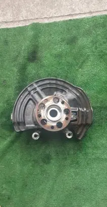 Front wheel hub