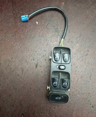 Mercedes-Benz C W203 Electric window control switch A2038210679