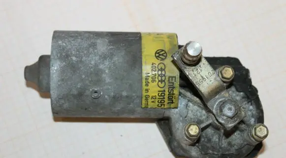 Volkswagen Golf III Wiper motor 191955113A