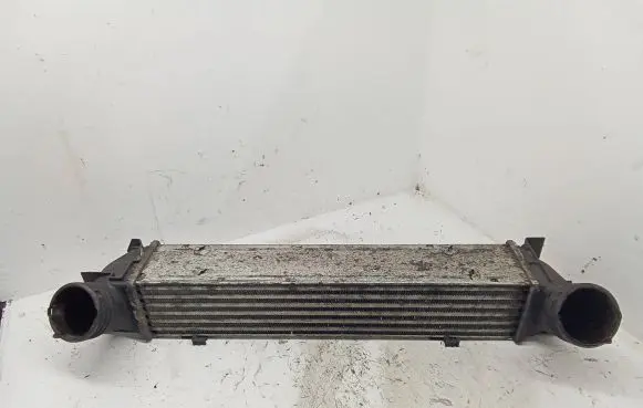 BMW 1 E81 E87 Intercooler radiator 7524916 752491608 3093796