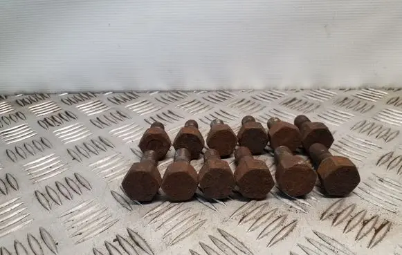Iveco Daily 35 - 40.10 Nuts/bolts 