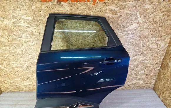 Renault Captur Rear door 