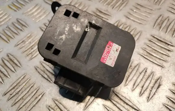 Lexus SC 300 - 400 Air quality sensor 8889830010