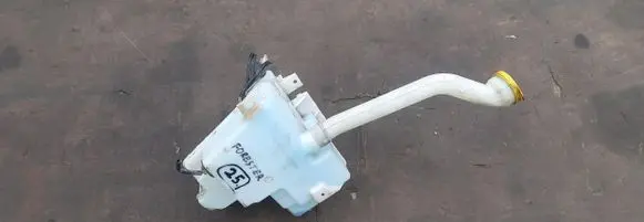 Subaru Forester SJ Windshield washer fluid reservoir/tank 